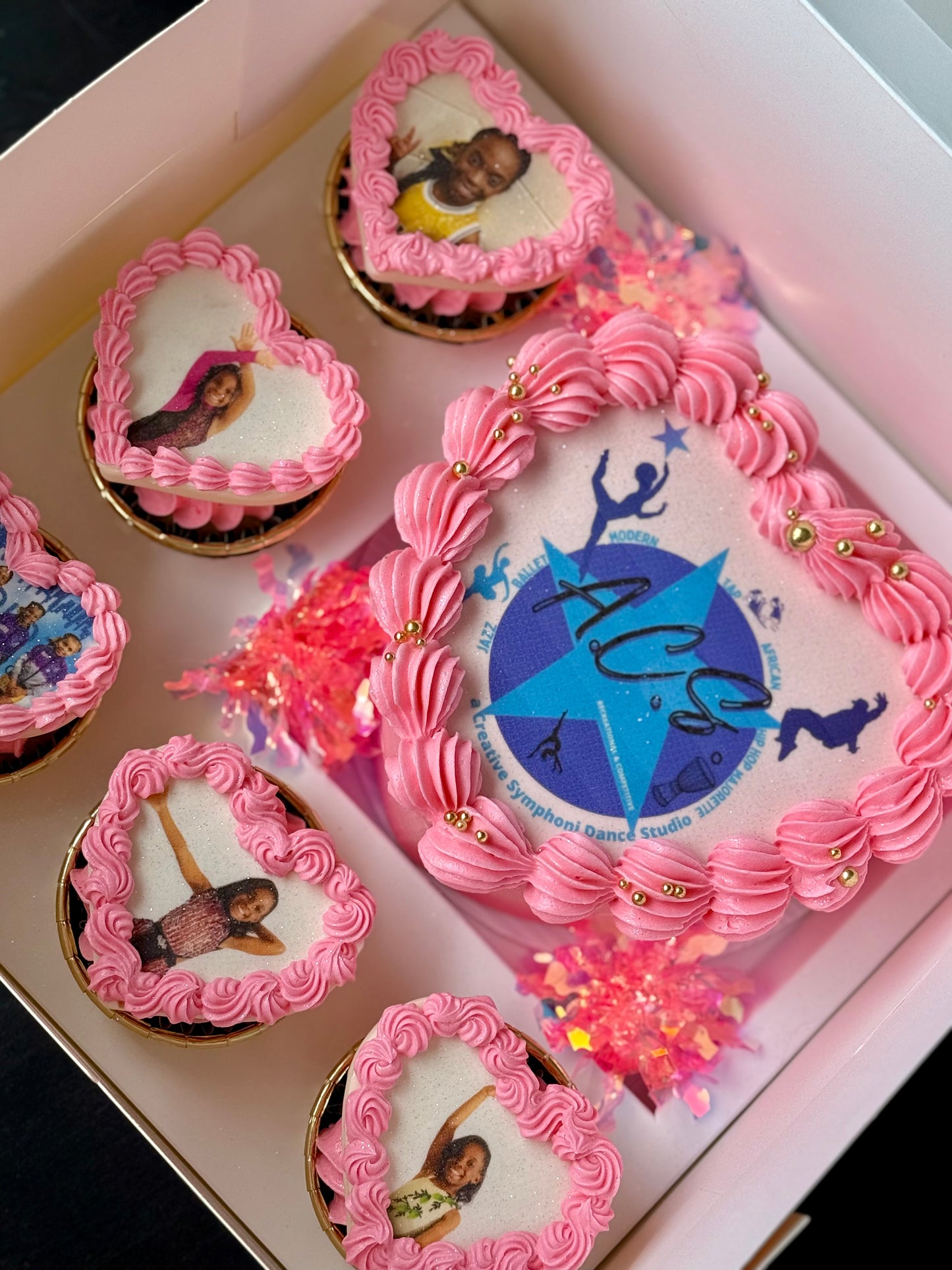 Bento Box-5 Cupcakes & 1 Heart Shaped Cake (6in)