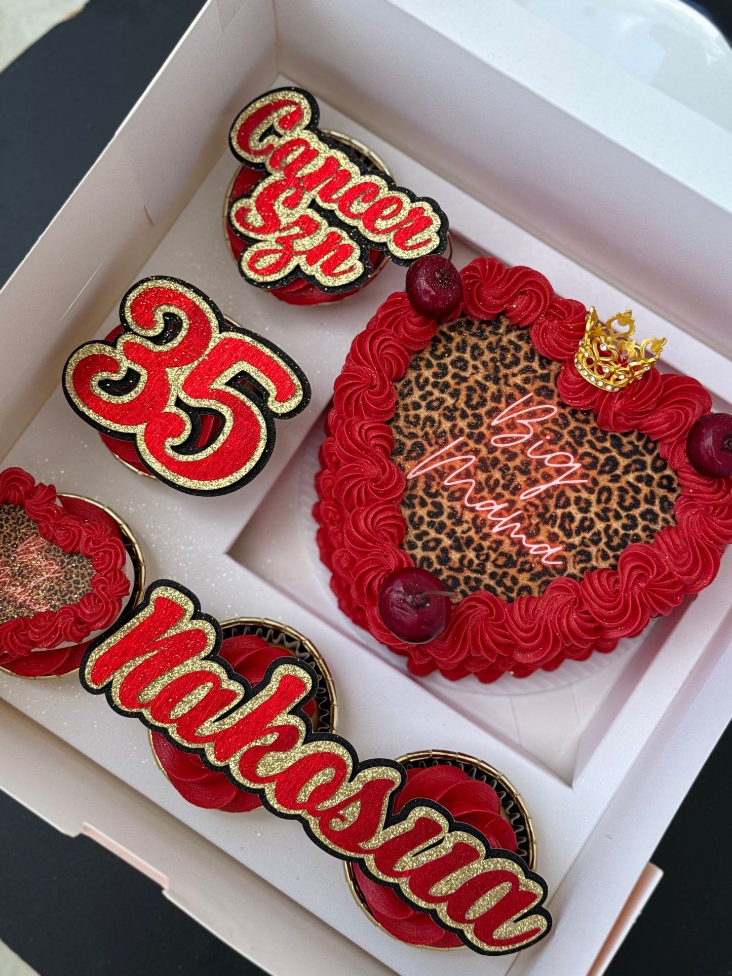Bento Box-5 Cupcakes & 1 Heart Shaped Cake (6in)