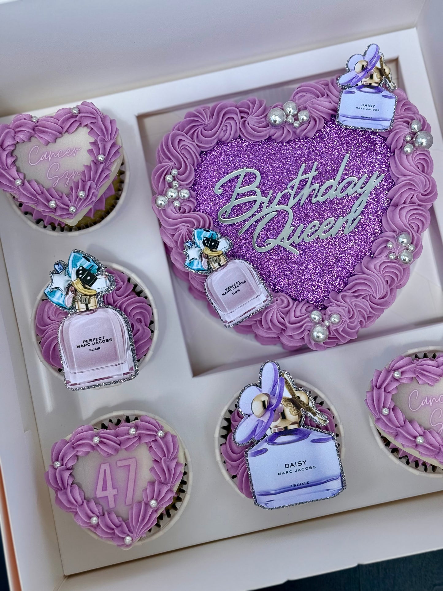 Bento Box-5 Cupcakes & 1 Heart Shaped Cake (6in)