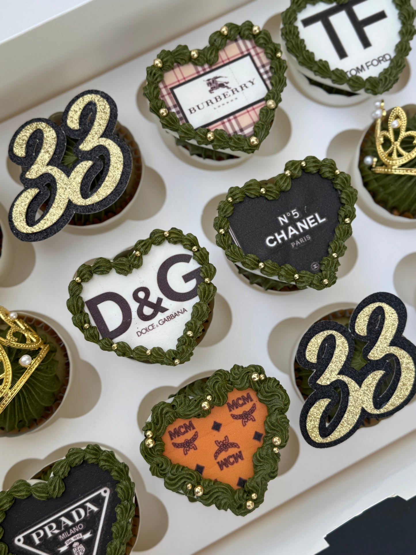 12 Glam Custom Cupcakes