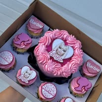 Deluxe Bento Box-8 Cupcakes & 1 Heart Shaped Cake (6in)